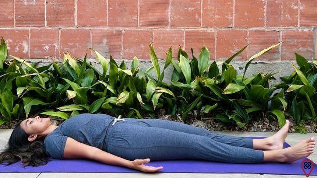 7 posturas de yoga para probar con los ojos cerrados